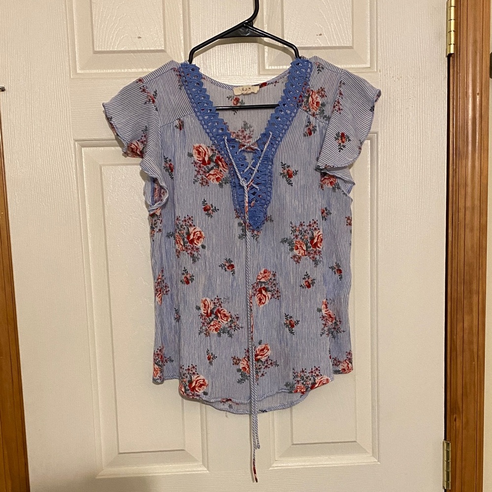 Floral Lace-Up Blouse in Blue and Red
